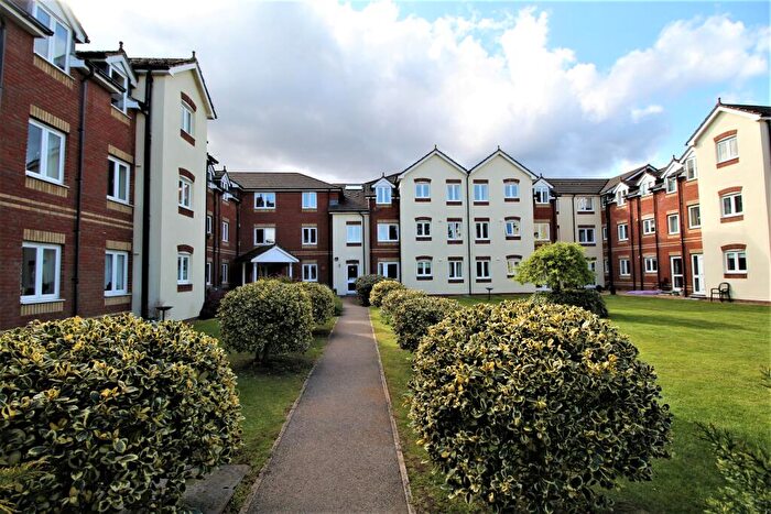 1 Bedroom Apartment To Rent In Willow Court, Ackender Road, Alton, Hampshire, GU34