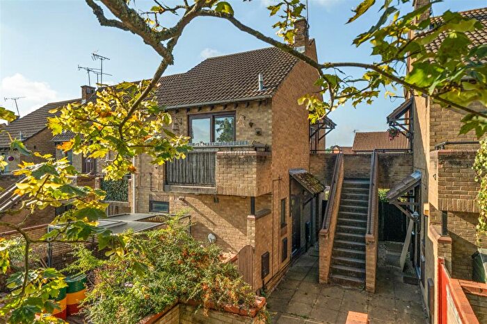 Studio For Sale In Maiden Place, Lower Earley, Berkshire, RG6