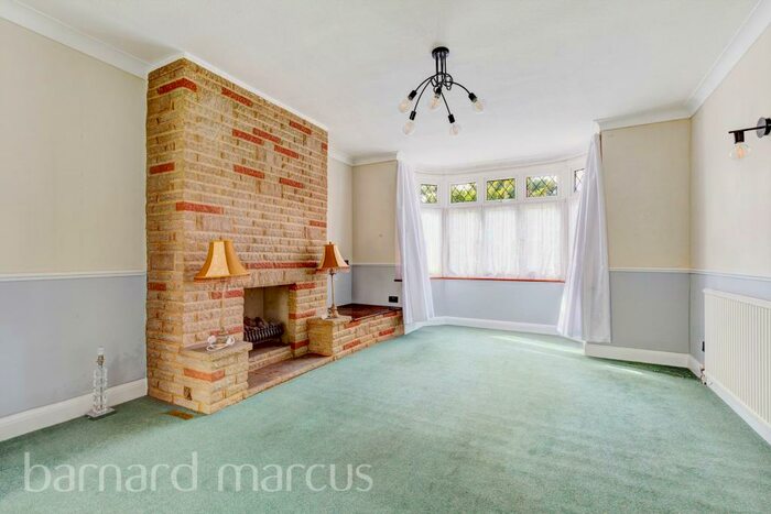 3 Bedroom Semi-Detached House To Rent In Ridgemount Avenue, Croydon, CR0