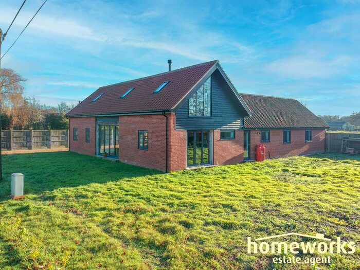 5 Bedroom Barn Conversion For Sale In Thumb Lane, Dereham, NR20