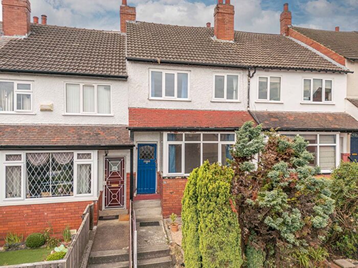 3 Bedroom Terraced House For Sale In Roundhay Avenue, Leeds, LS8