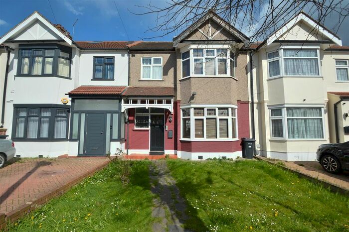 4 Bedroom Terraced House To Rent In Windermere Gardens, Redbridge, IG4