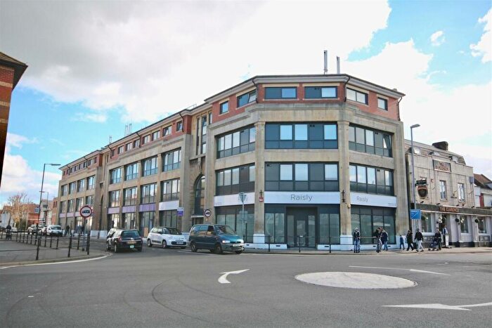 1 Bedroom Flat To Rent In London Road, Portsmouth, Hampshire, PO2