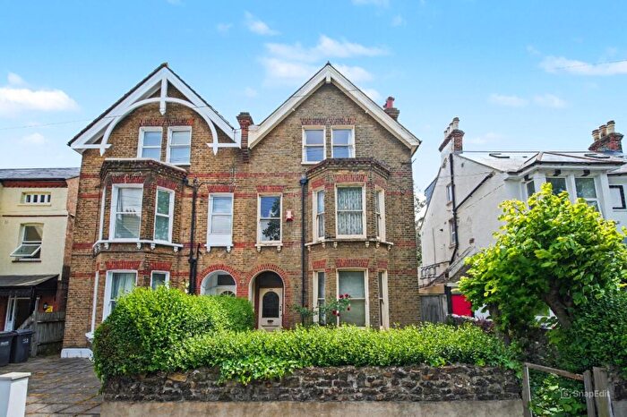 6 Bedroom Semi-Detached House For Sale In Woodside Green, South Norwood, London, SE25