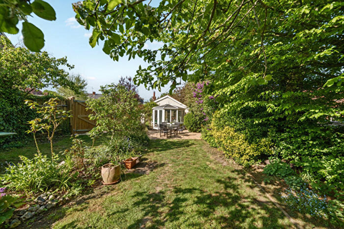 4 Bedroom Detached House For Sale In Manor Farm Lane, Tidmarsh, Reading, Berkshire, RG8