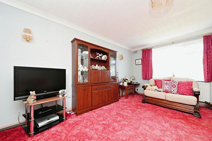 3 Bedroom Detached Bungalow For Sale In Kenhill Close, Snettisham, King's Lynn, PE31