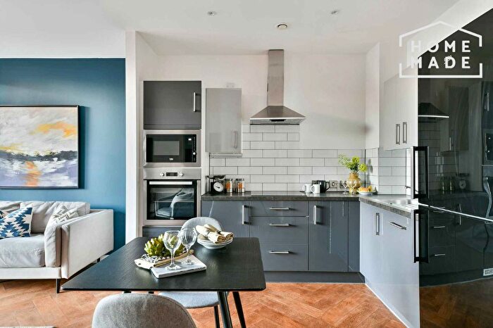 1 Bedroom Flat To Rent In Broadside, M4