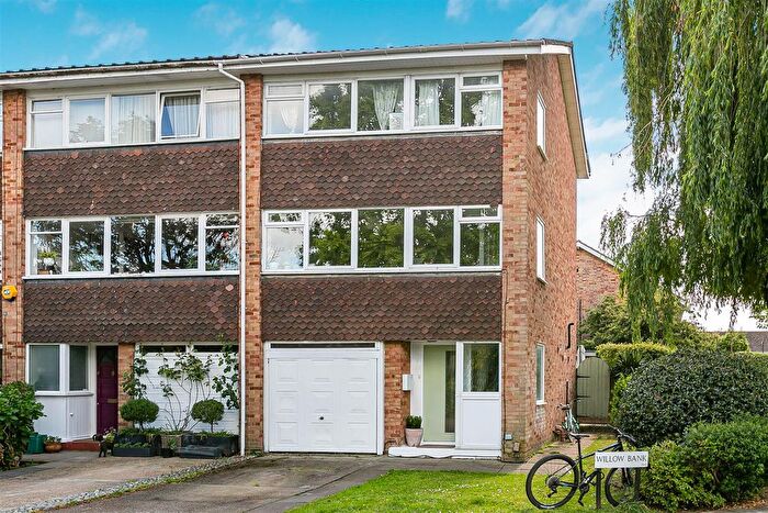 4 Bedroom Town House For Sale In Willow Bank, Richmond, TW10