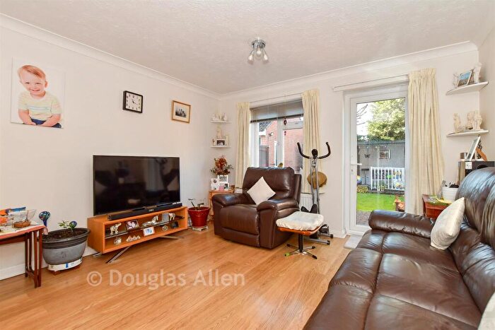 2 Bedroom Semi-Detached House For Sale In Rose Close, Wickford, Essex, SS12