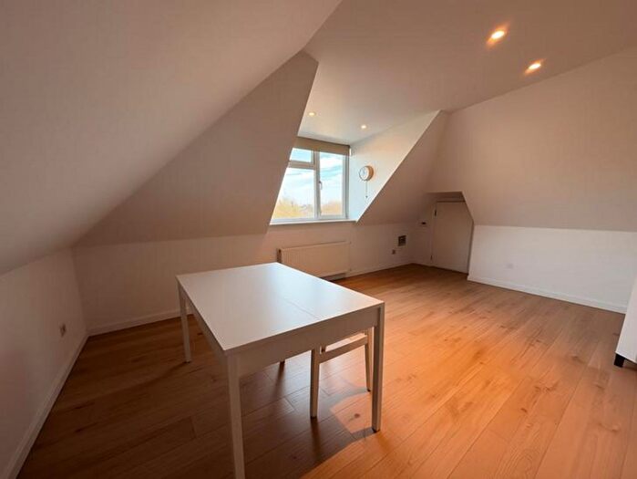 1 Bedroom Flat To Rent In Sherwood Road, London, NW4