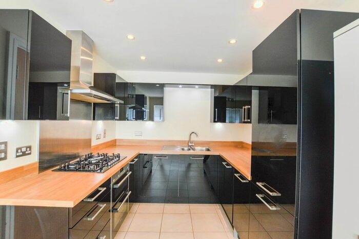 4 Bedroom End Of Terrace House To Rent In Ambleside Avenue, Walton-On-Thames, KT12