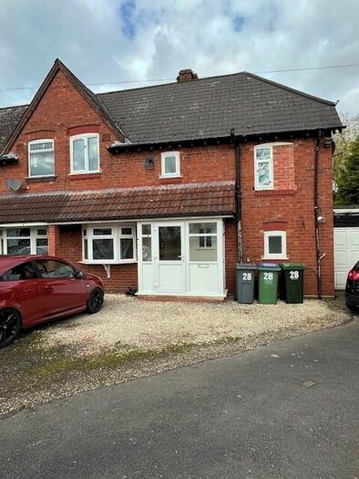 3 Bedroom Semi-Detached House To Rent In Queens Road, Smethwick, West Midlands, B67