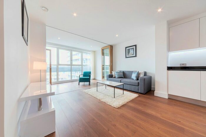 2 Bedroom Flat To Rent In Gateway Tower, Western Gateway, Royal Victoria, London, E16