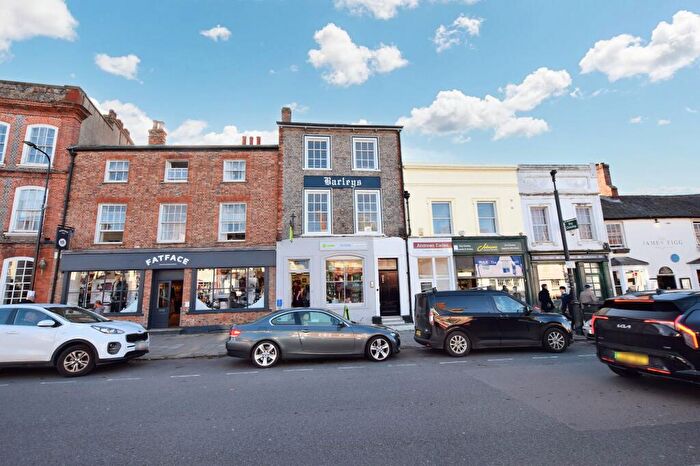 1 Bedroom Flat To Rent In Cornmarket, Thame, OX9