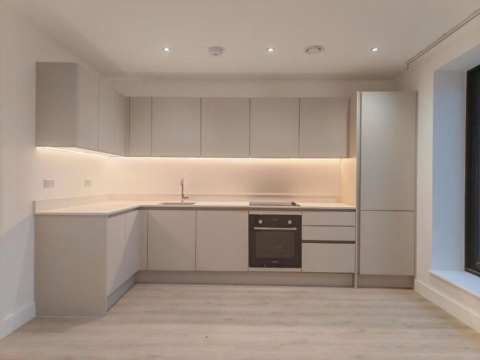 2 Bedroom Flat For Sale In Peach Street, Wokingham, RG40