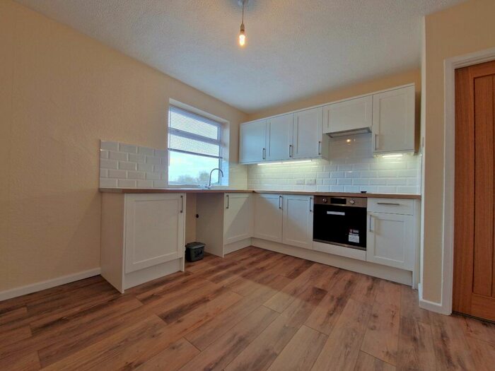 2 Bedroom Flat To Rent In High Street, Middleton Cheney, Oxon, OX17