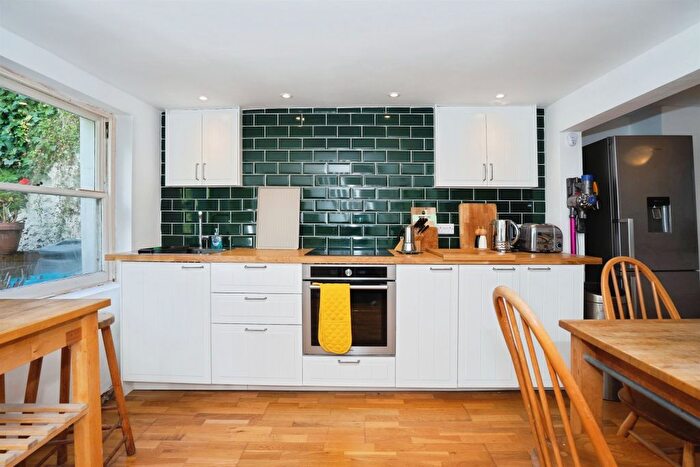 3 Bedroom Terraced House For Sale In North Gardens, Brighton, BN1