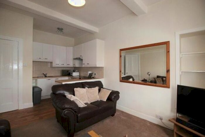 1 Bedroom Flat To Rent In Dalry Road, Edinburgh, EH11