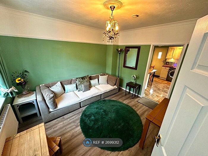 3 Bedroom Terraced House To Rent In Tom Shepley Street, Hyde, SK14