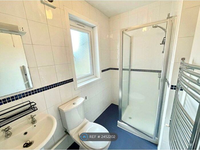 2 Bedroom Flat To Rent In Padley Hill, Mansfield, NG18