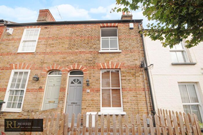 2 Bedroom Cottage To Rent In Gladstone Road, Buckhurst Hill, IG9