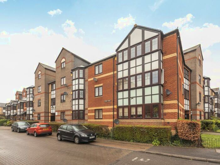 1 Bedroom Apartment To Rent In Swan Place, Reading, RG1