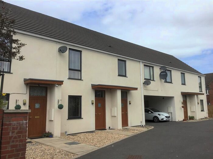 2 Bedroom Terraced House To Rent In Somersby Street, Grimsby, DN31