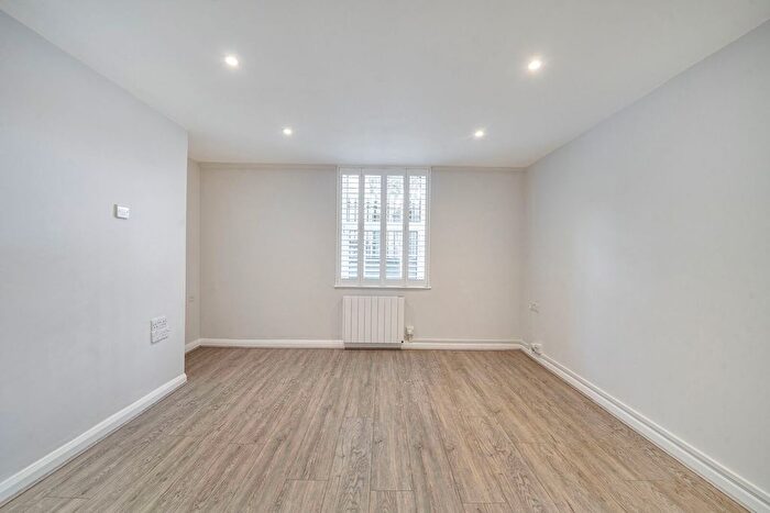 1 Bedroom Flat For Sale In Gatliff Close, Pimlico, London, SW1W