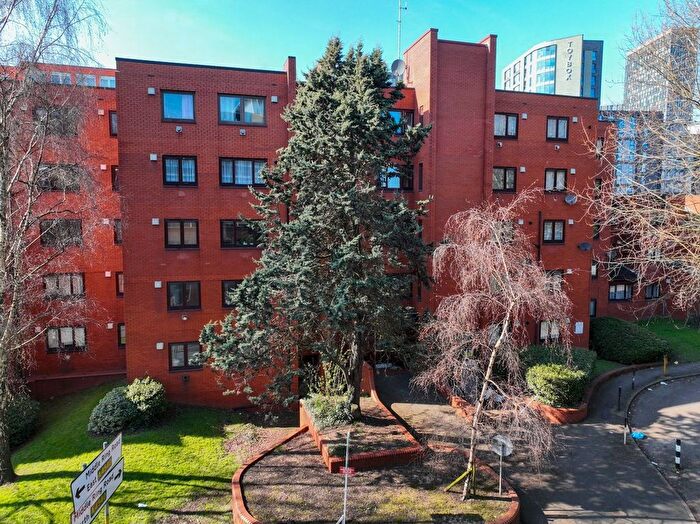 2 Bedroom Flat For Sale In Wheeleys Lane, Birmingham, B15
