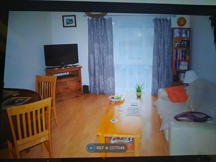 2 Bedroom Flat To Rent In Selby Street, Wakefield, WF1
