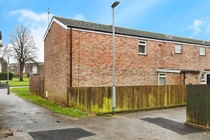 4 Bedroom End Of Terrace House For Sale In Roborough Close, Hull, HU7