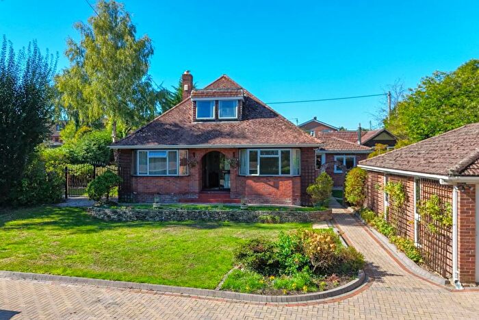 4 Bedroom Detached House For Sale In Lyndhurst Road, Landford, Salisbury, SP5