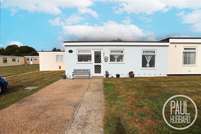 3 Bedroom Chalet For Sale In Seaview, Kessingland, NR33