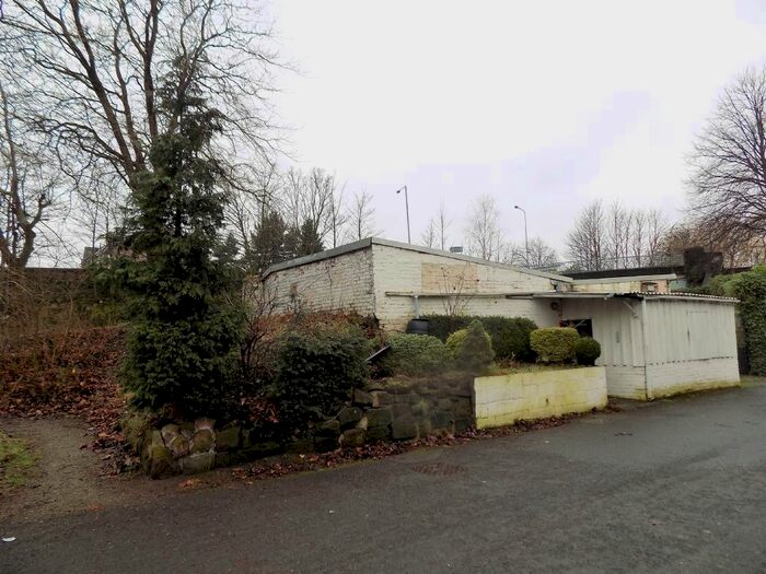 Garage / Parking To Rent In Canal Street, Runcorn, WA7