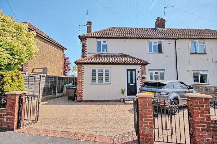 3 Bedroom Semi-Detached House For Sale In Canons Road - Ware, SG12