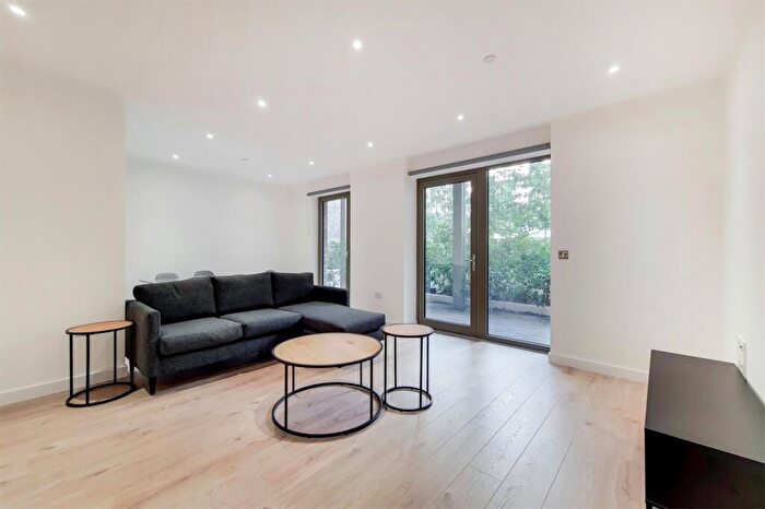 3 Bedroom Apartment To Rent In Atlantis Avenue, London, E16