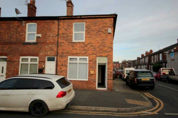 2 Bedroom End Of Terrace House To Rent In 17 Clifford St, Eccles, M30