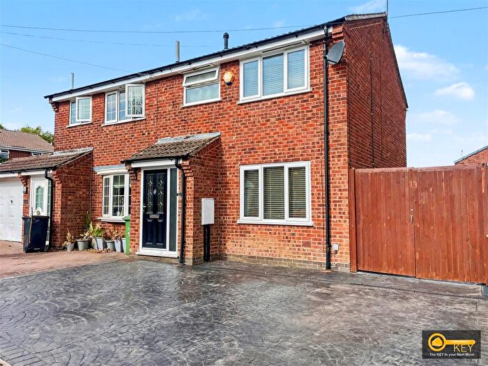 3 Bedroom Semi-Detached House For Sale In Freesland Rise, Poplar Rise, Nuneaton, CV10