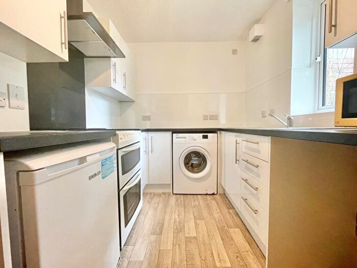 1 Bedroom Apartment To Rent In Raleigh Court, Norwich, NR1