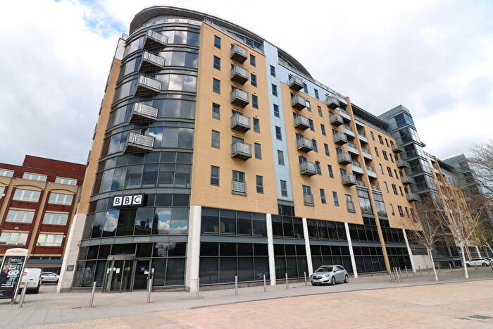 2 Bedroom Apartment To Rent In Apartment, Queens Dock Avenue, HU1