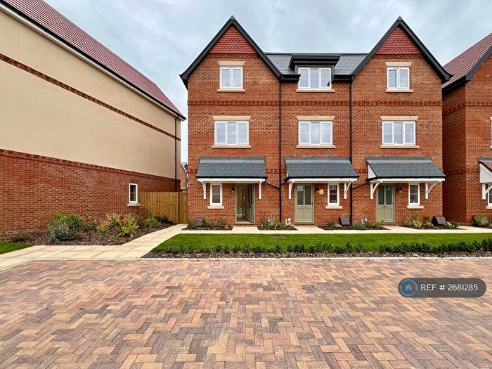 3 Bedroom End Of Terrace House To Rent In Barberry Road, High Wycombe, HP10