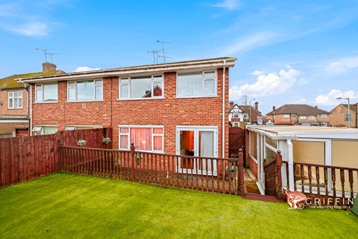 2 Bedroom Maisonette For Sale In Stifford Road, Aveley, South Ockendon, RM15