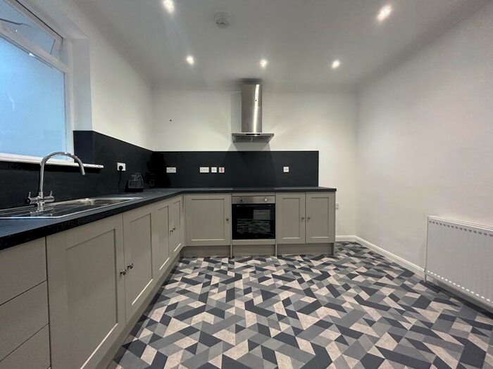 2 Bedroom Flat To Rent In Wesley Road, Saltash, PL12