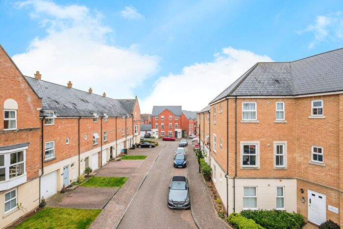 2 Bedroom Flat For Sale In Dyson Road, Swindon, Wiltshire, SN25