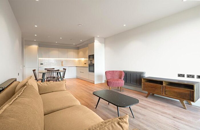 2 Bedroom Apartment To Rent In Ashley Road, London, N17