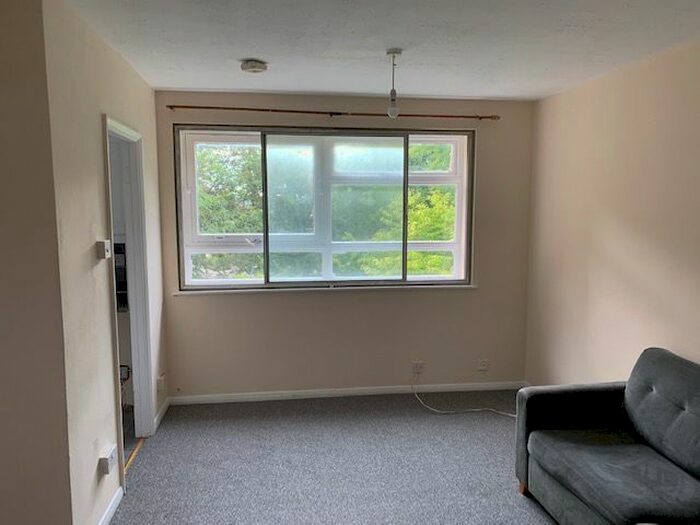 1 Bedroom Flat To Rent In Ketton Court, Luton, LU2