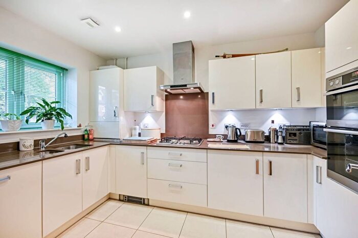 3 Bedroom Terraced House For Sale In Meyers Close, Slough, SL3