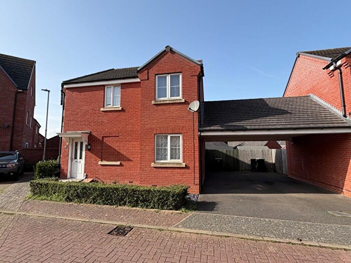 3 Bedroom Detached House To Rent In Tees Avenue, Rushden, Northamptonshire, NN10