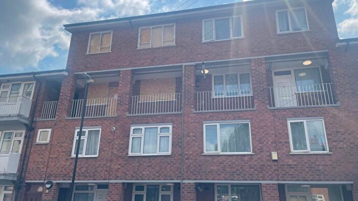 2 Bedroom Flat For Sale In Elcock Drive, Birmingham, B42