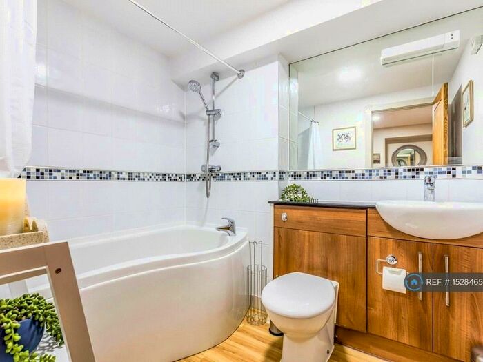 2 Bedroom Flat To Rent In Blackboy Court, Main Road, Fishbourne, Chichester, PO18